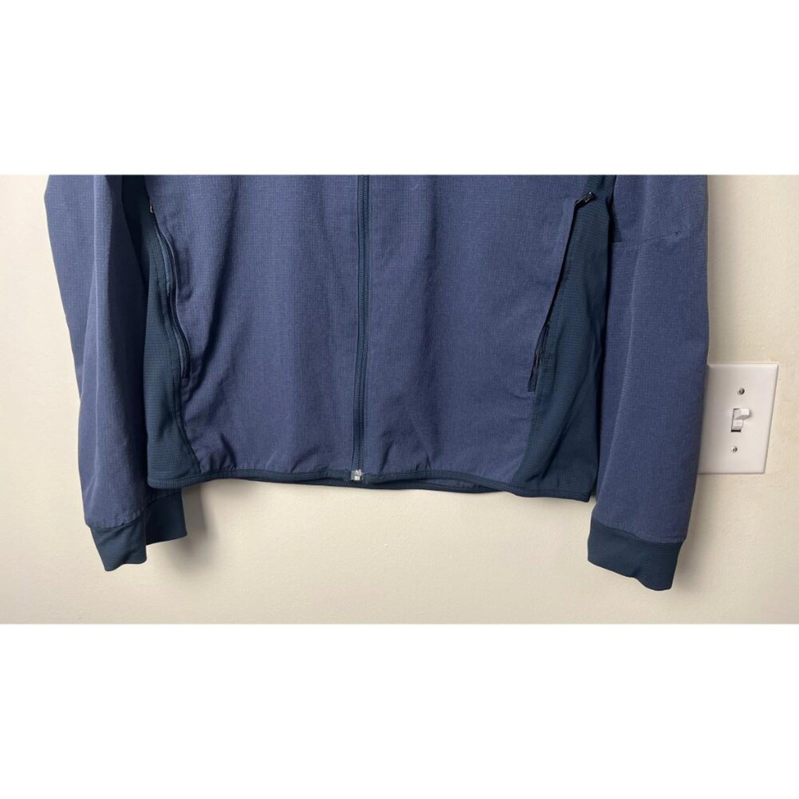 LULULEMON Hooded Jacket
