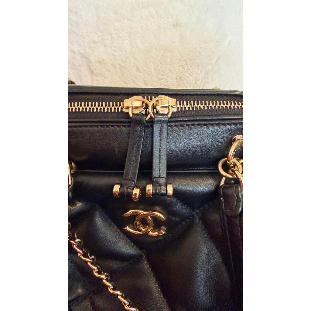 CHANEL BLACK QUILTED BOWLING CHAIN BAG