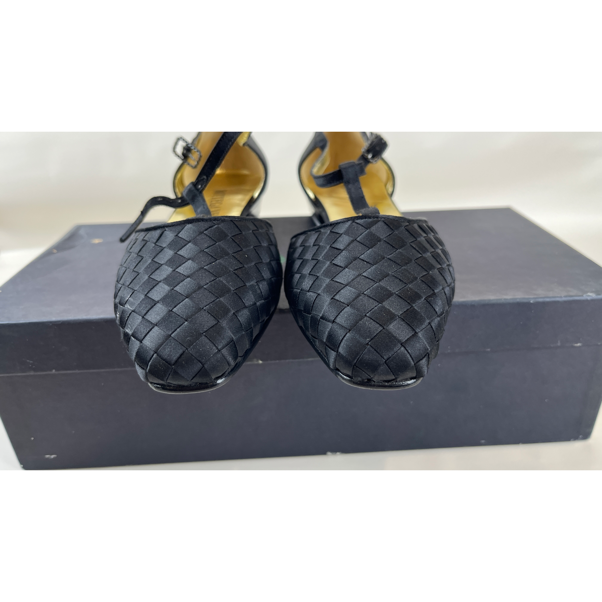 Authentic Bottega Veneta Intrecciato Woven T-Strap Flat Shoes