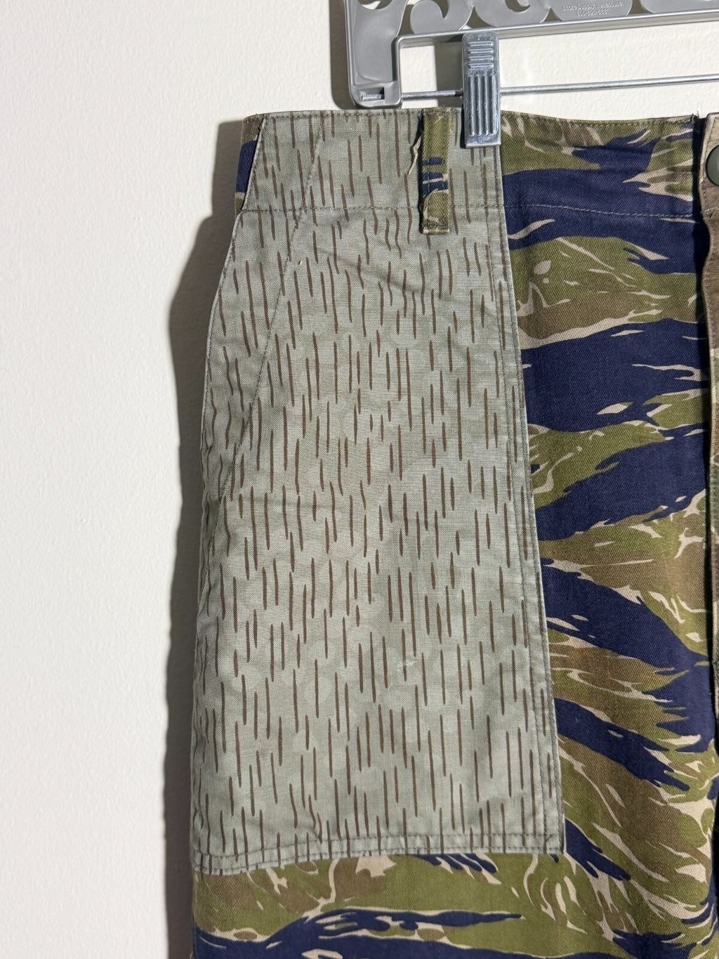 SOUTH2 WEST8 NEEDLES CRAZY CAMO FATIGUE ARMY STRAIGHT LEG PANTS NEPENTHES