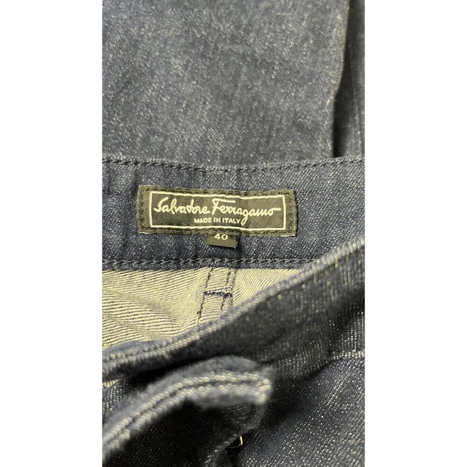 Label of SALVATORE FERRAGAMO DARK NAVY CROPPED DENIM JEANS showing size 40.