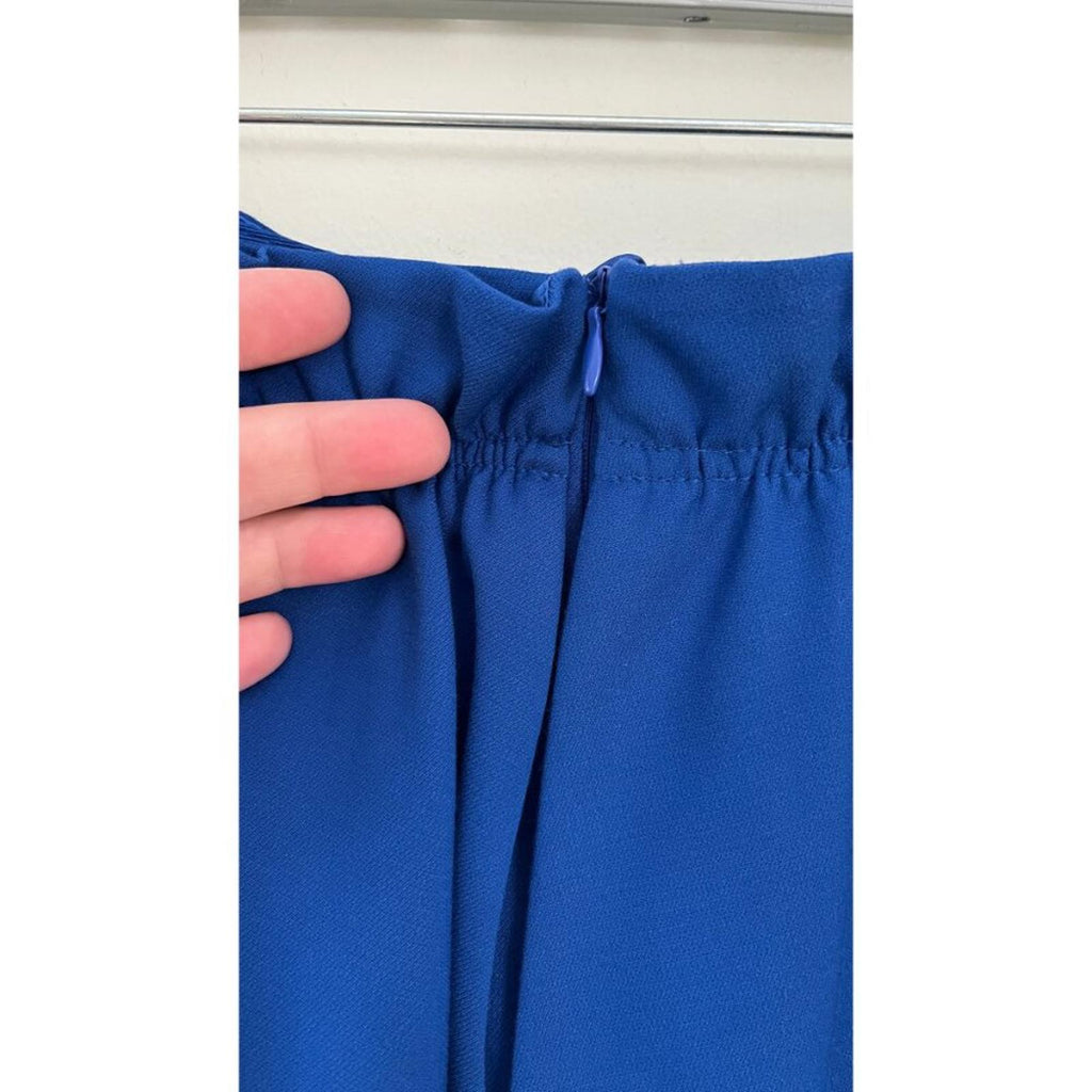 Close-up of the back zip closure on the GIORGIO ARMANI BLACK LABEL BLUE LAYERED SKIRT in excellent condition.