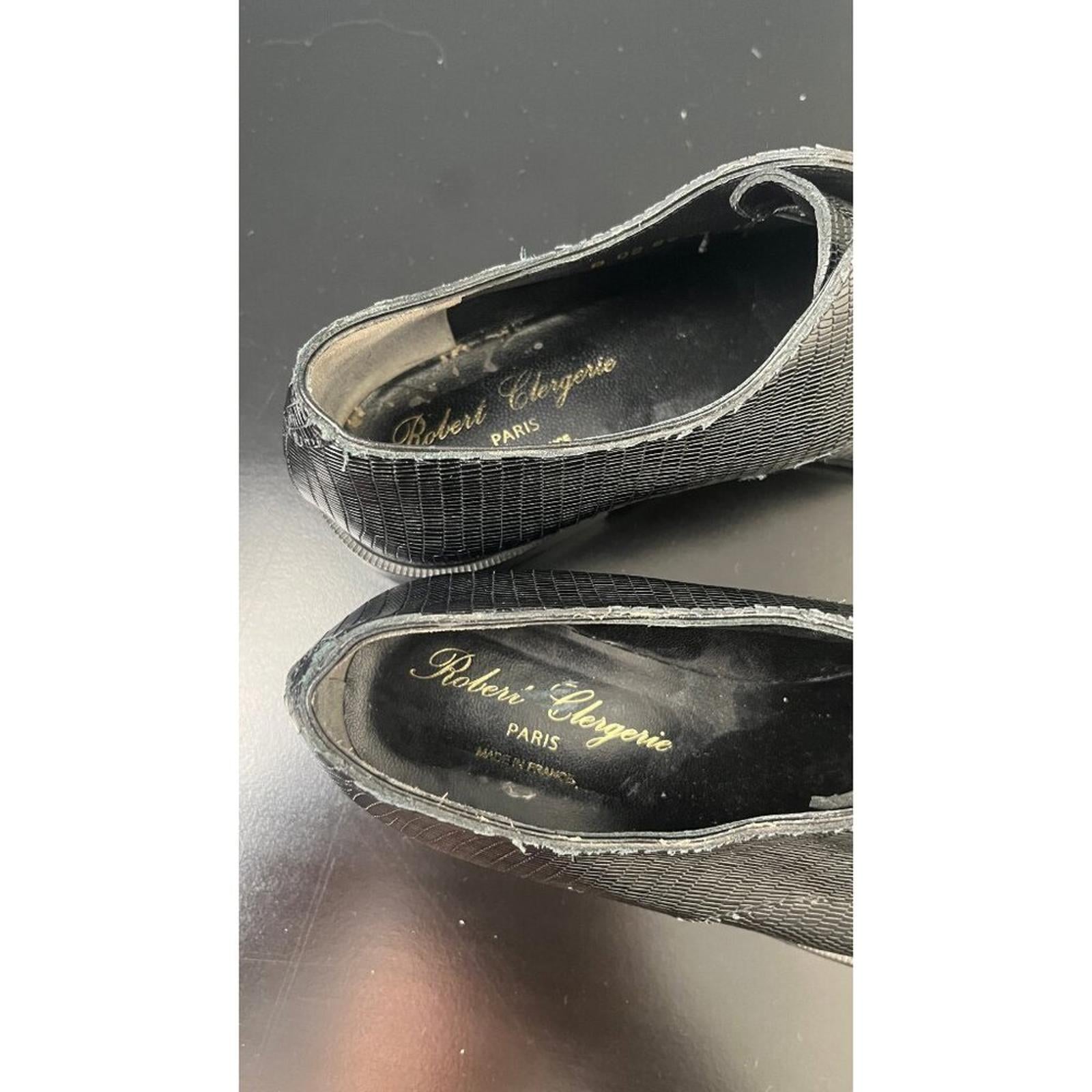 ROBERT CLERGERIE Textured Black Derby Shoes