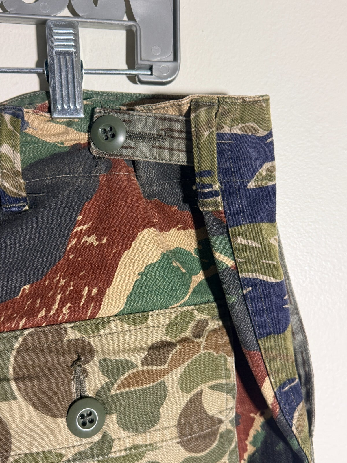 SOUTH2 WEST8 NEEDLES CRAZY CAMO FATIGUE ARMY STRAIGHT LEG PANTS NEPENTHES