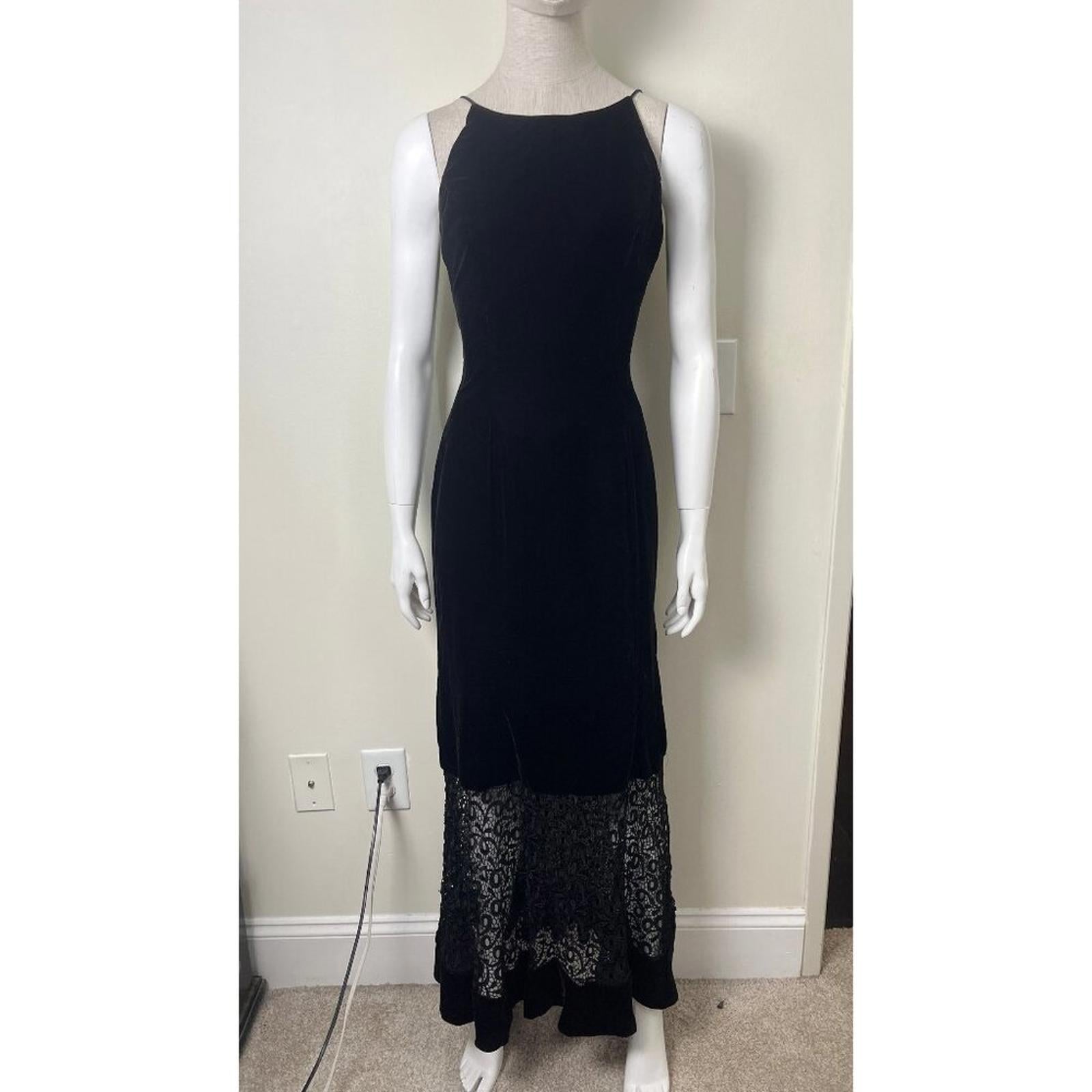 VINTAGE JESSICA MCCLINTOCK VELVET AND LACE DRESS 
