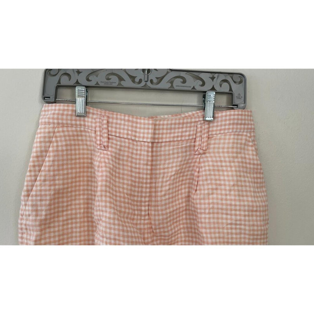 SEZANE GINGHAM PLAID SHORTS 38 - Close-up view of pink gingham plaid shorts, excellent condition, size M, waist measurements included.