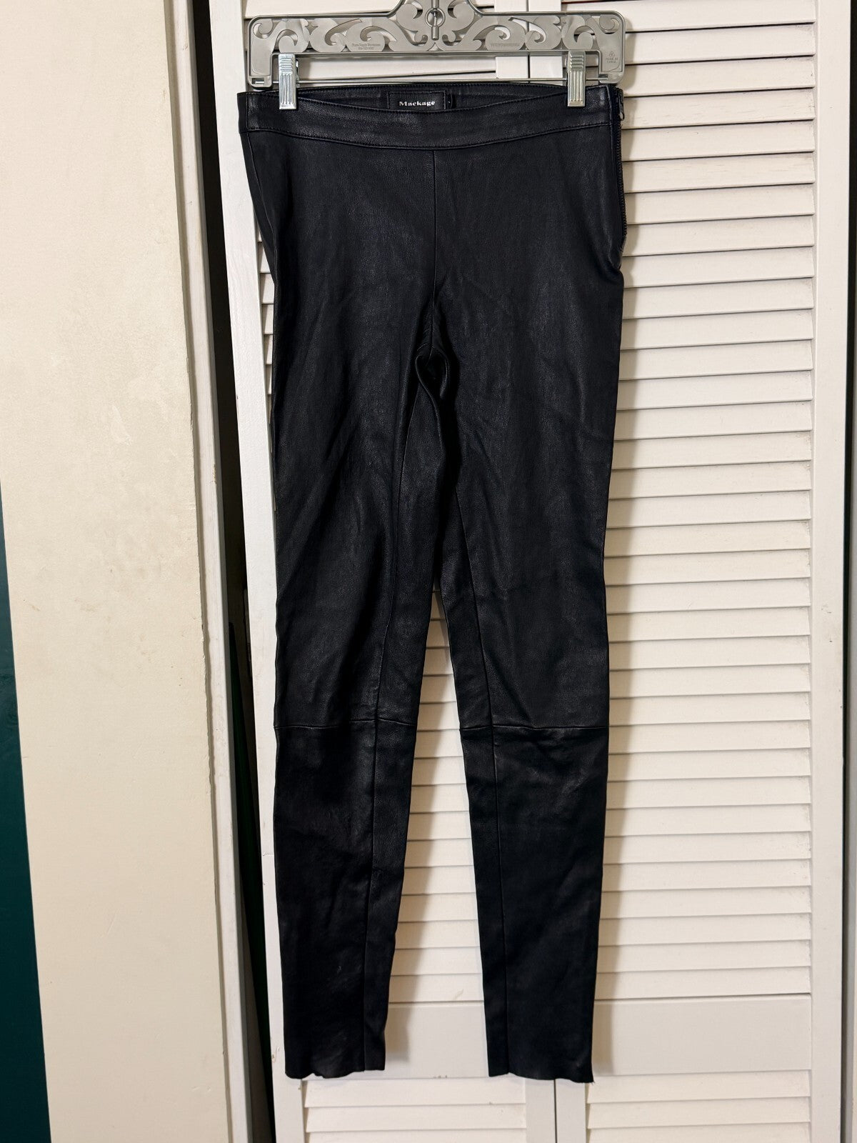 MACKAGE NAVI-Z LAMBSKIN LEATHER PLONGE SUPER SKINNY PANTS 6