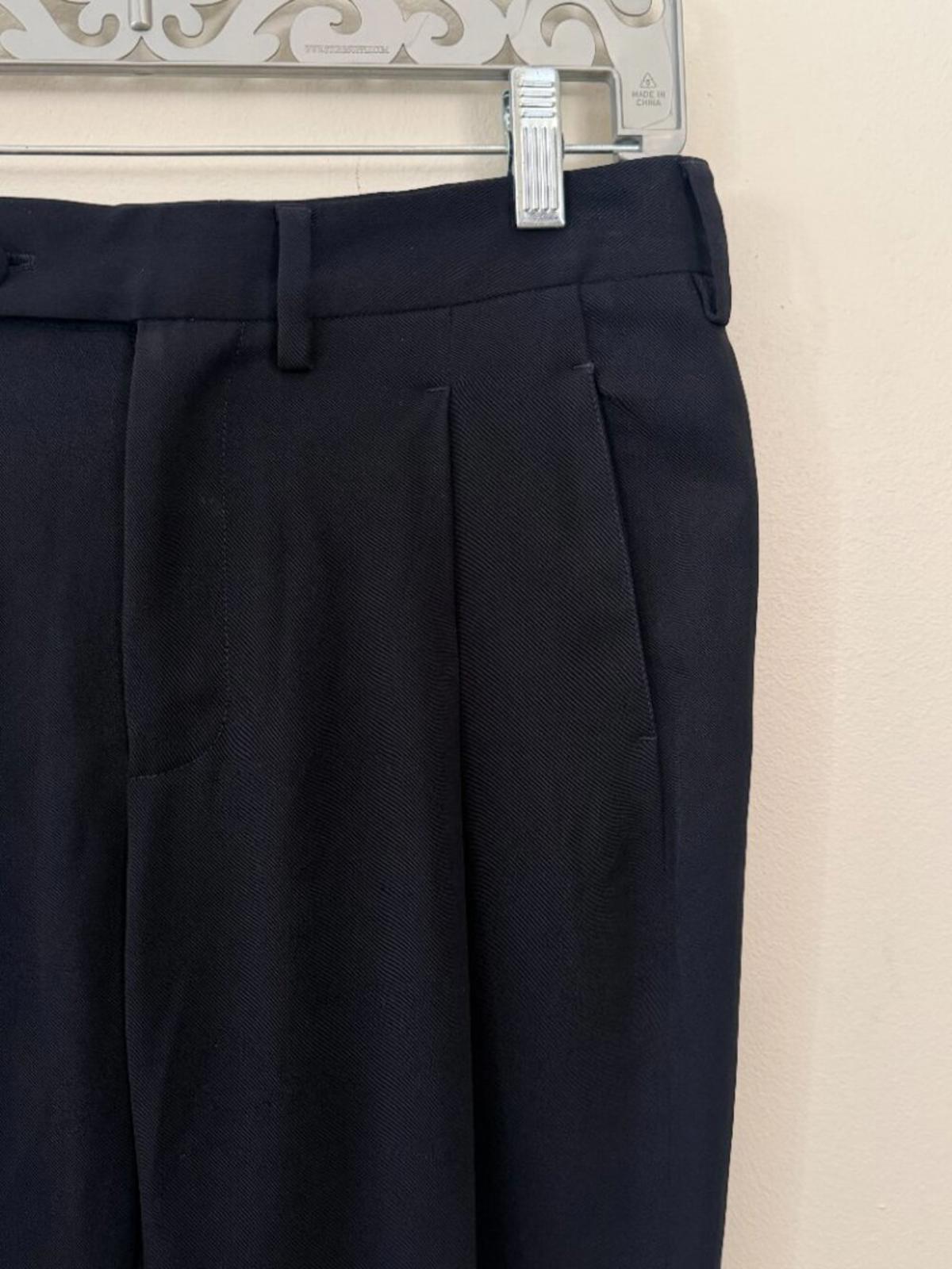 TOM FORD BLACK DRESS SPECIAL OCCASION PANTS close-up of waistband and pleats