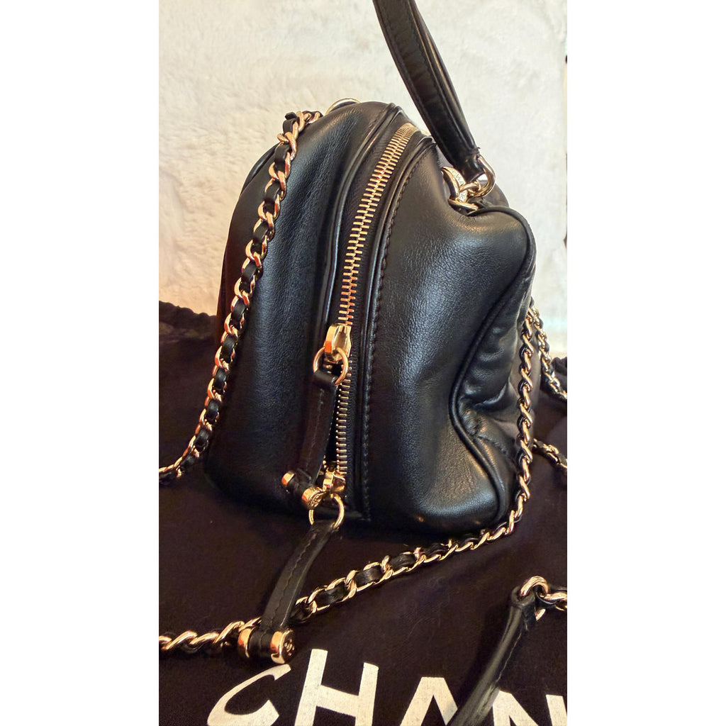 CHANEL BLACK QUILTED BOWLING CHAIN BAG